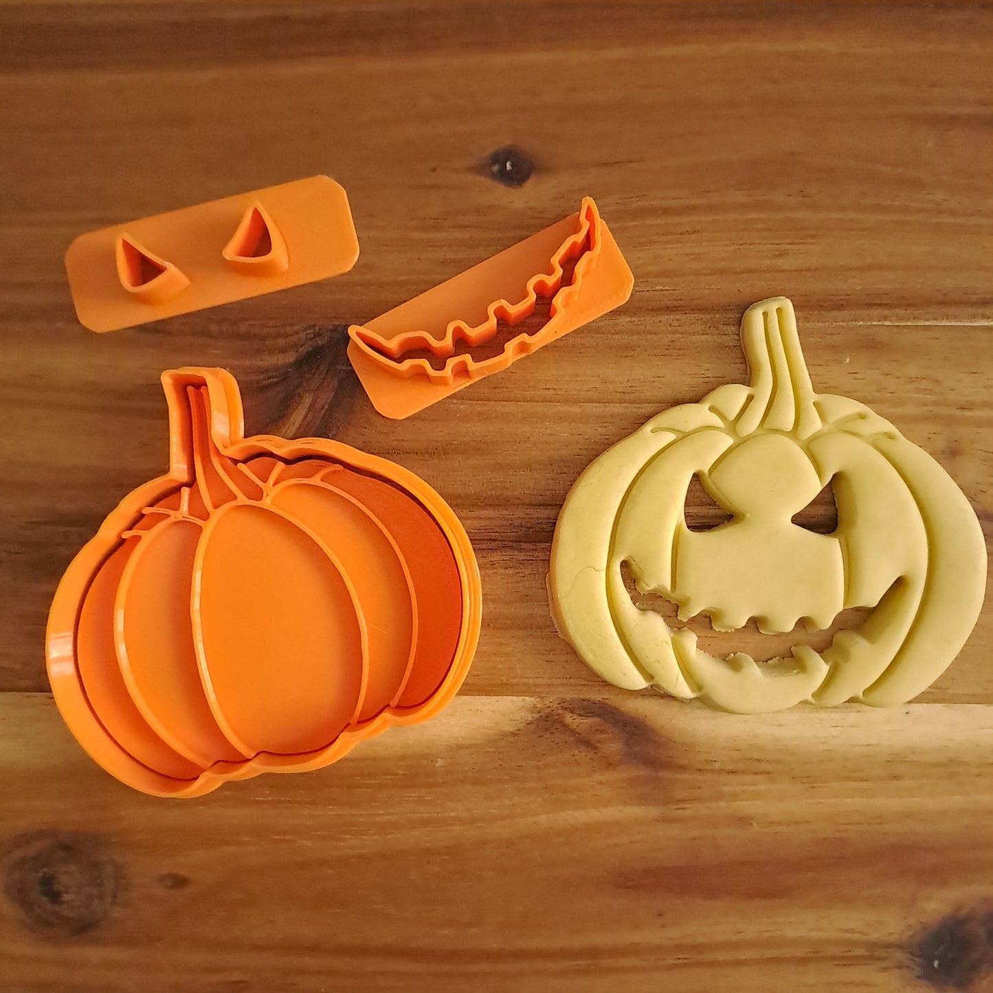 Halloween Pumpkin with Configurable Faces - Cookie cutter - Biscuit or sugar paste mold - 7cm