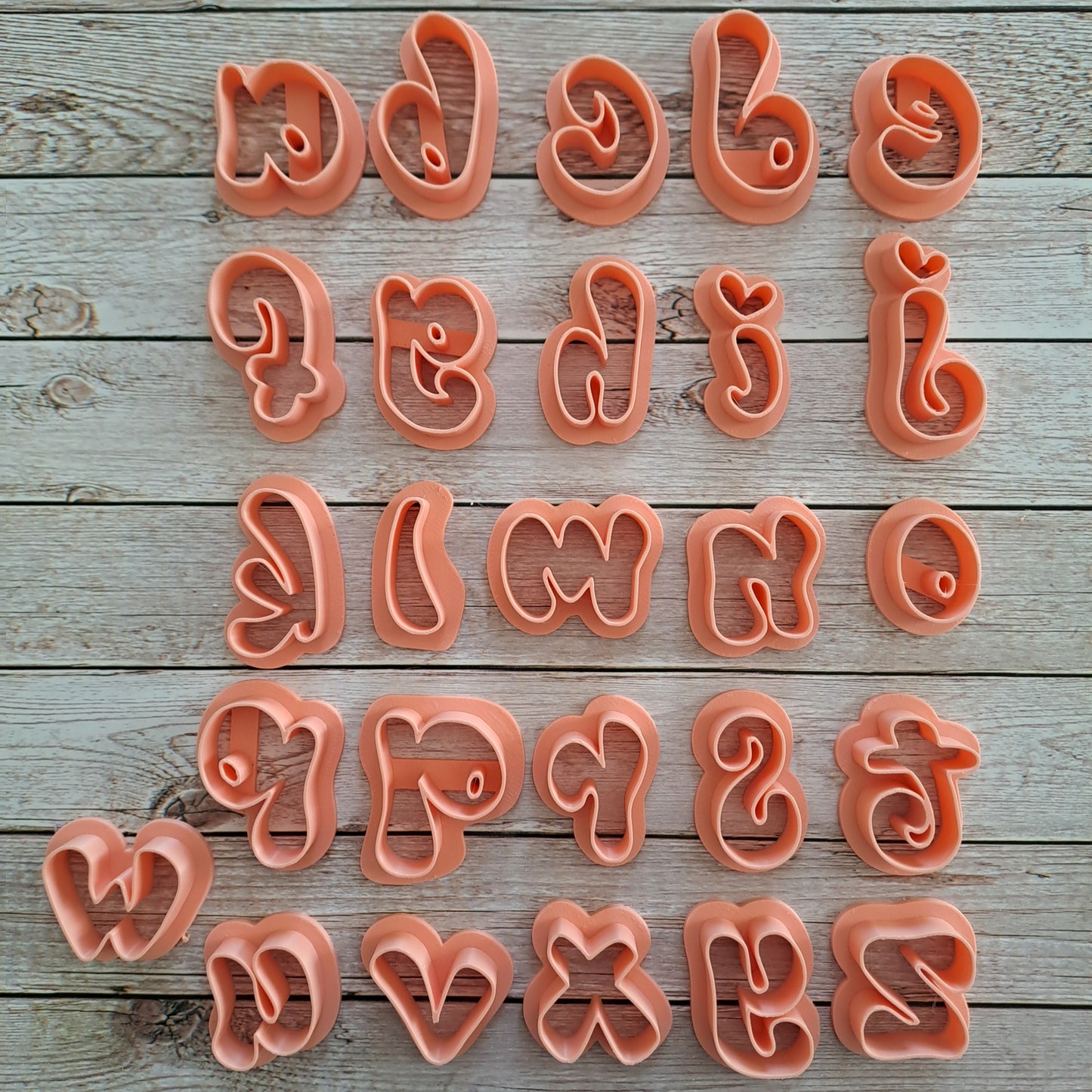 Alphabet Mod.4 - Hauteur des lettres (a) 5 CM - pour créer un lettrage de gâteau en cake design