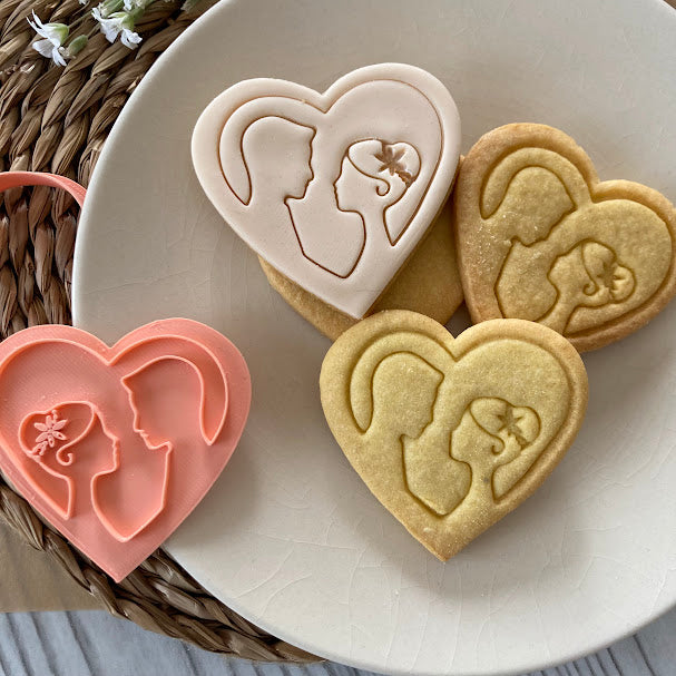 Mariées et mariés dans un cadre en forme de coeur - Mariage - Emporte-pièce pour biscuits de mariage