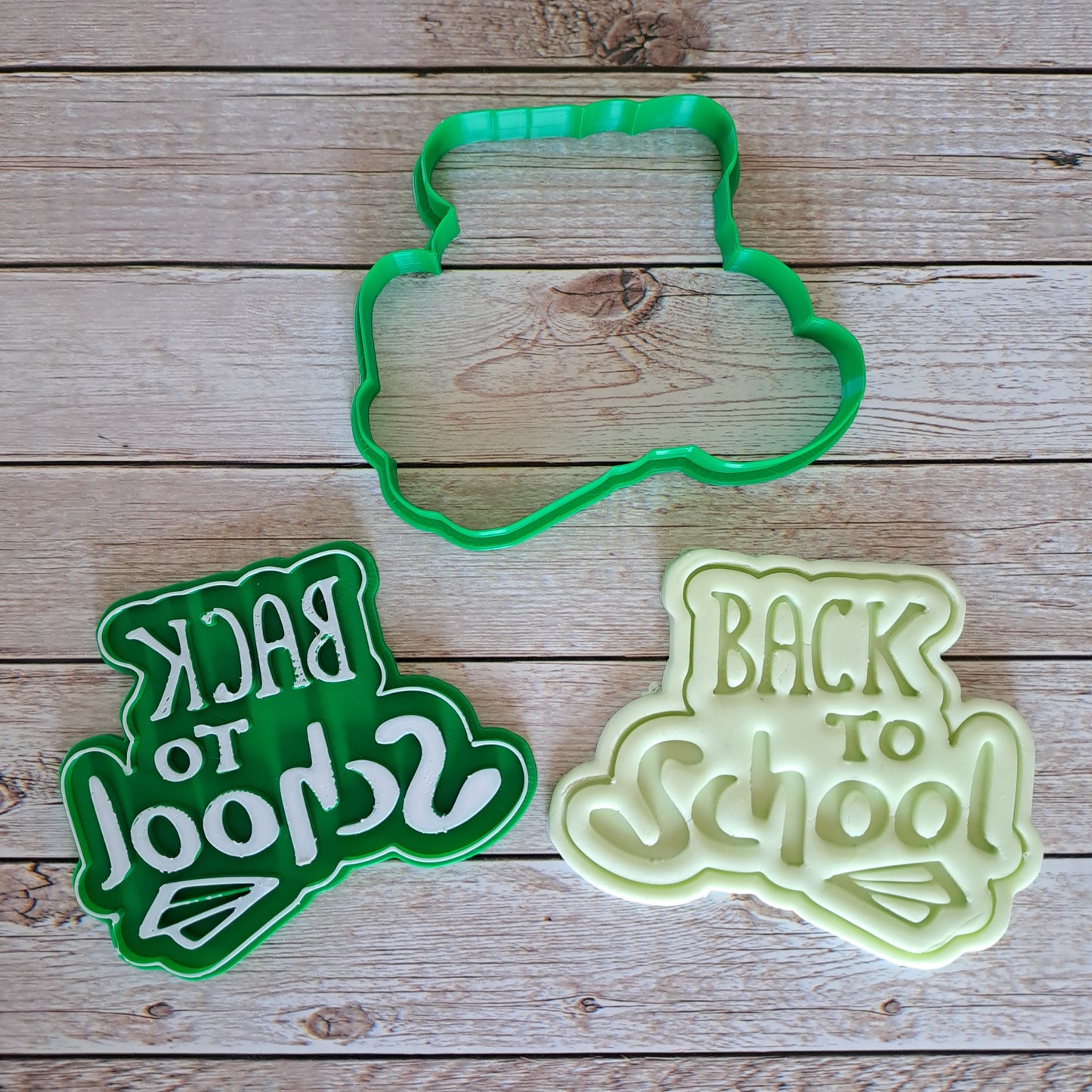 Back to School scritta mod.2 - Ritorno a scuola - Cookies Cutter - Formine per biscotti o decorazioni torte