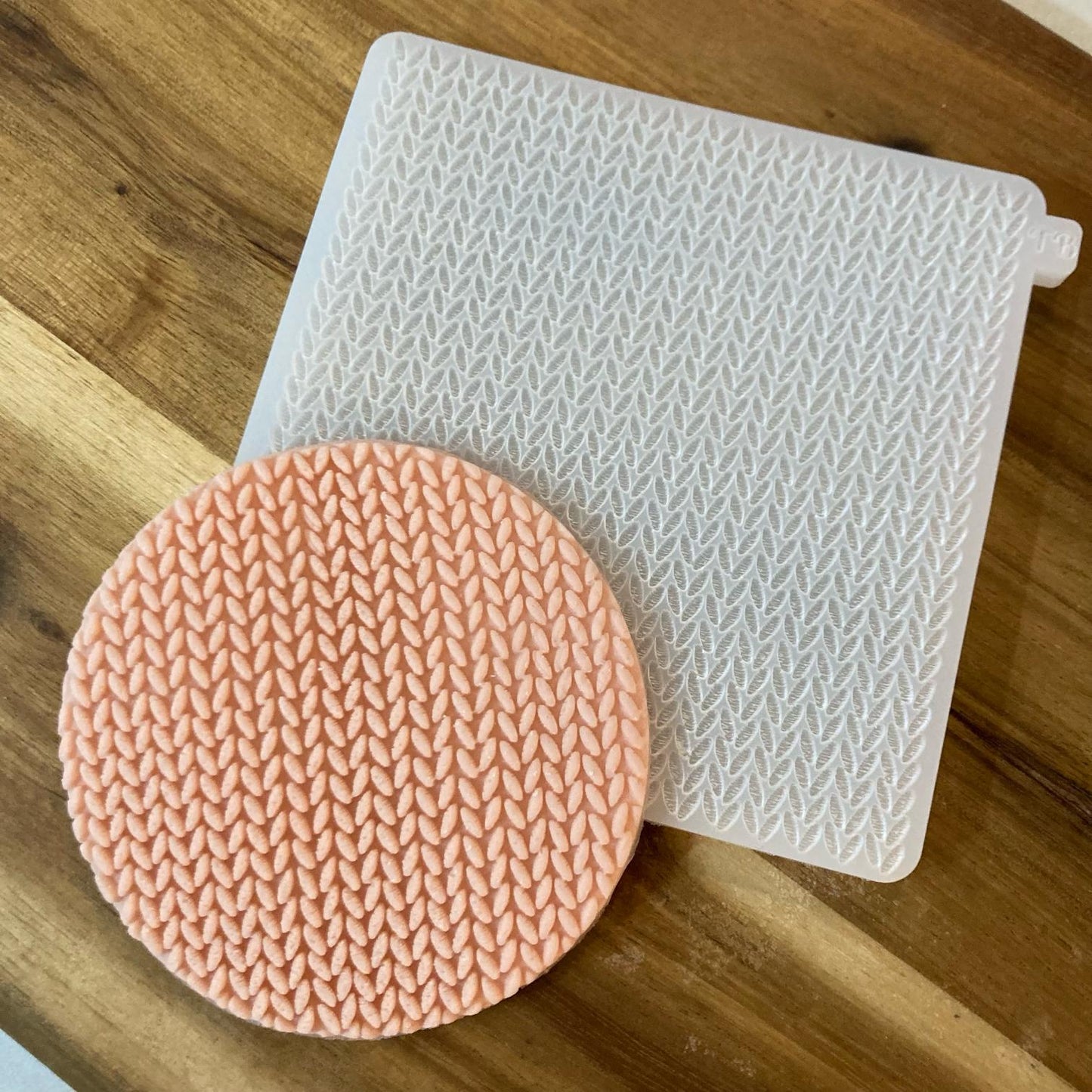 Texture maille - Moule acrylique Outbosser - Embosser 10cm x 10cm pour décoration de biscuits et gâteaux